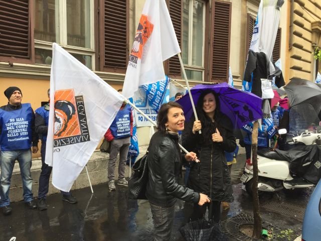 sit-in28042015